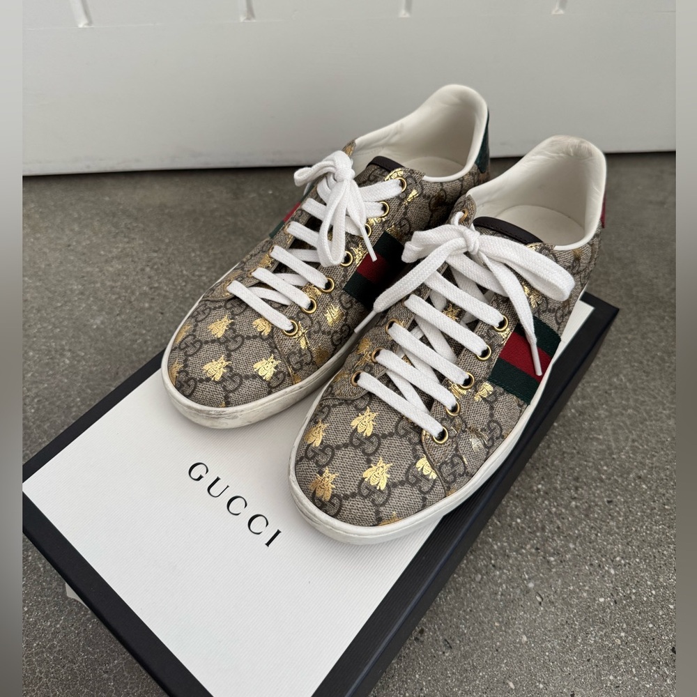 Gucci Women’s Ace Sneaker with GG Logo and Bees Size 7-7.5